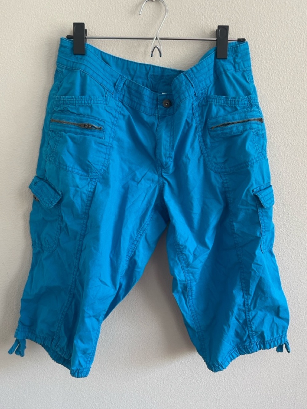 Arizona Jeans Bright Teal Cargo Capris Size 15